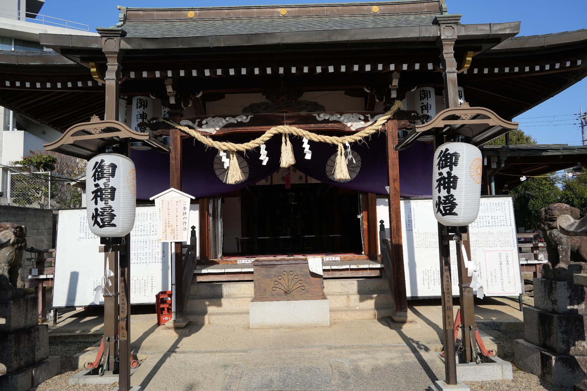 友呂岐神社本殿