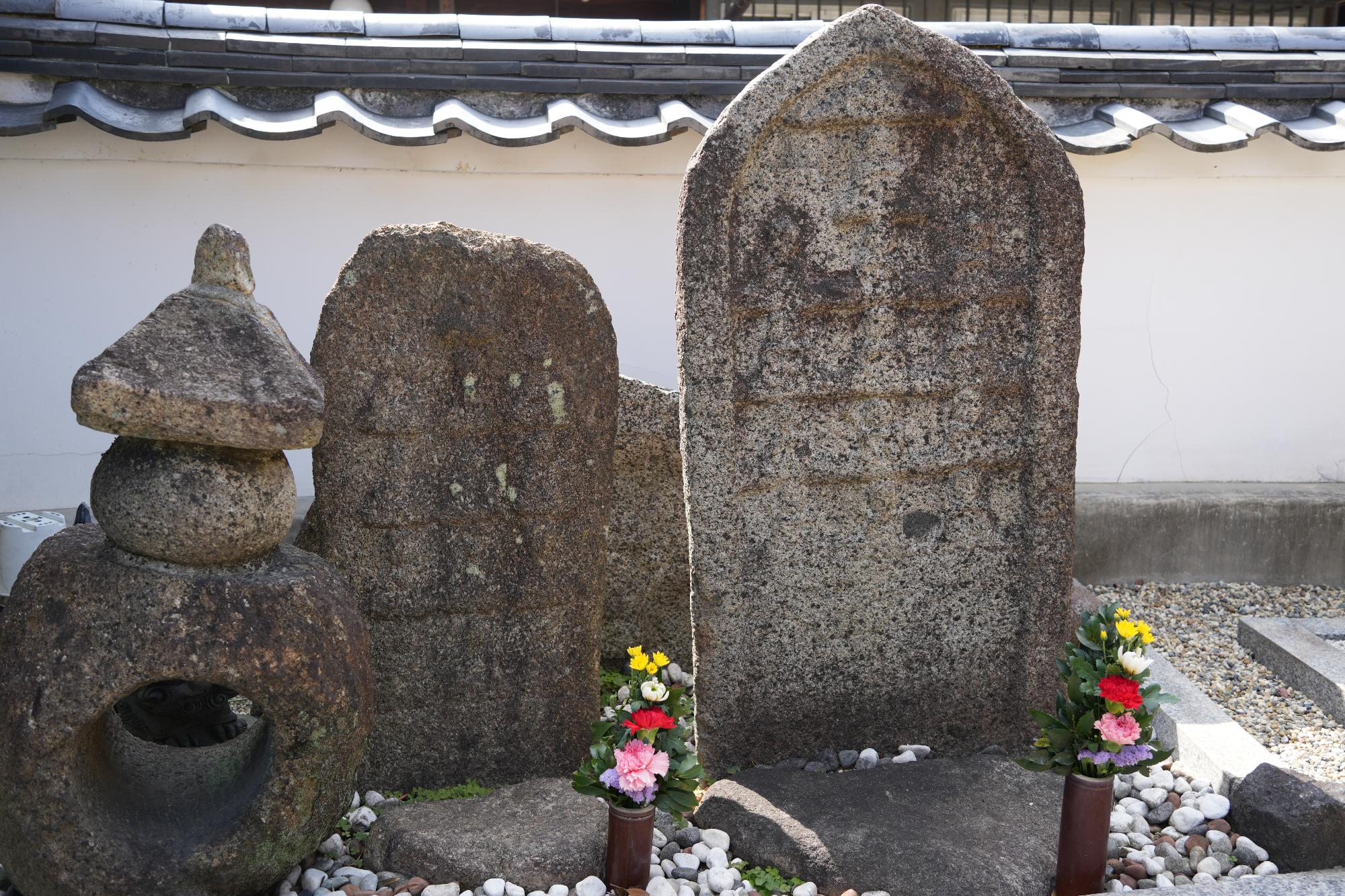 大念寺の十三仏板碑