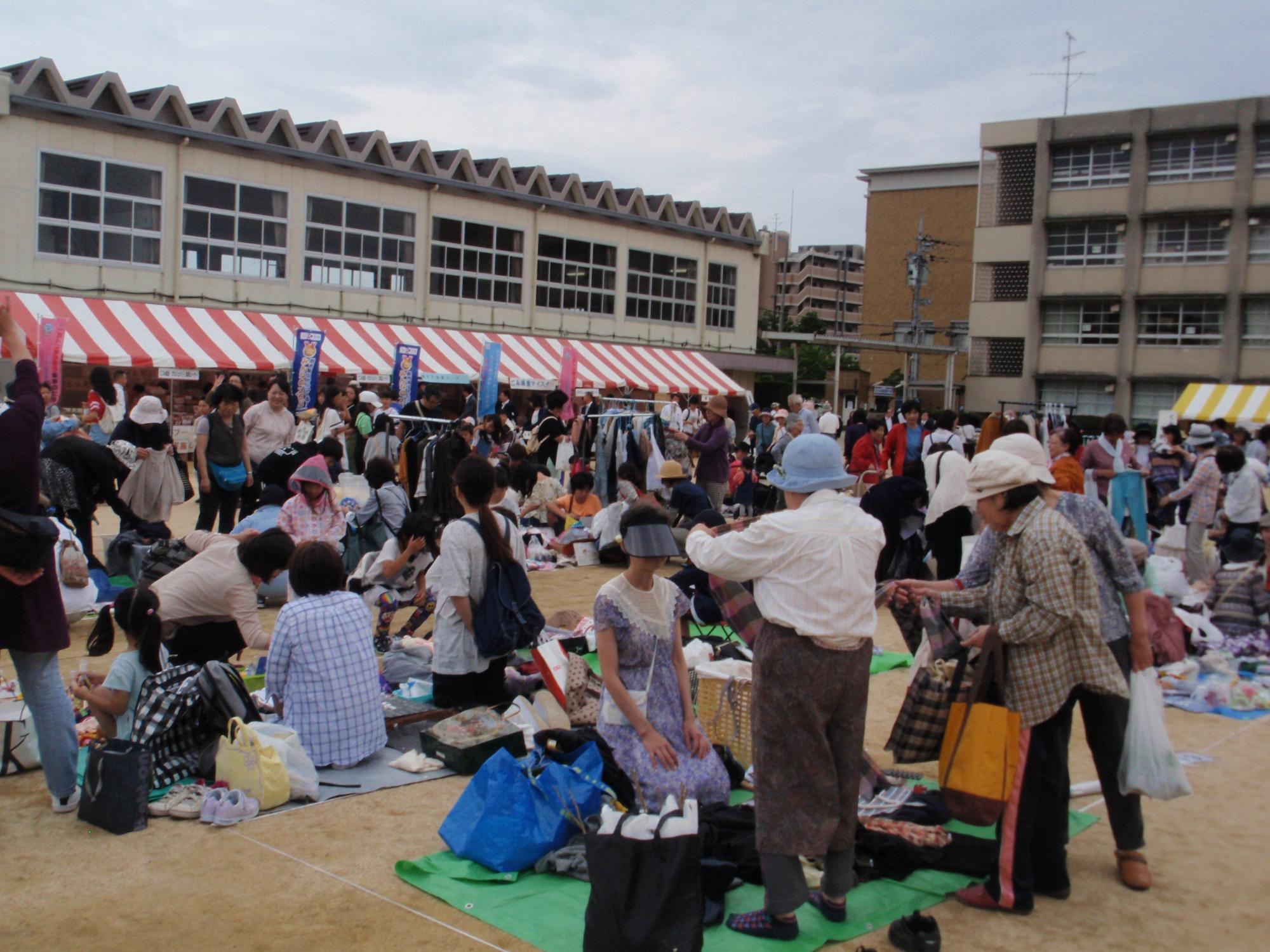 リサイクルマーケット「寝屋川エコの市」