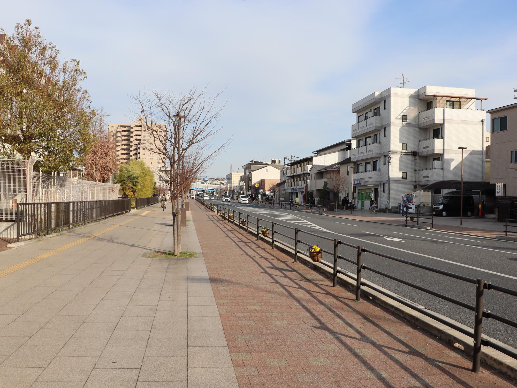 寝屋川駅前線（さわやかロード）