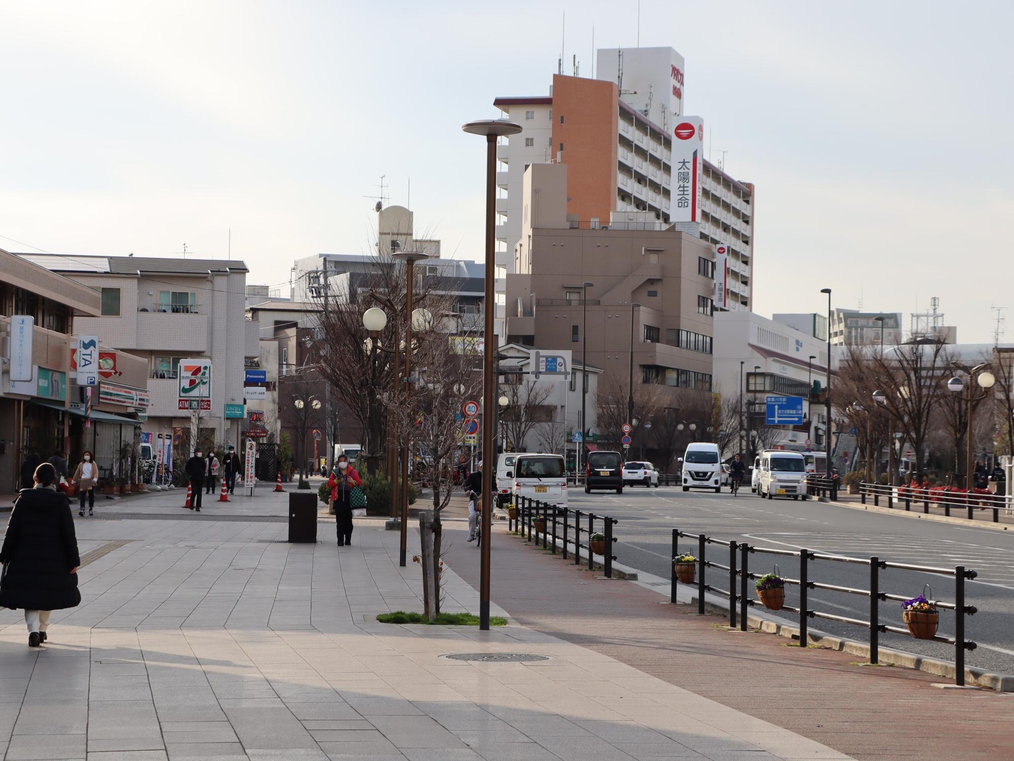 寝屋川駅前線（さわやかロード）