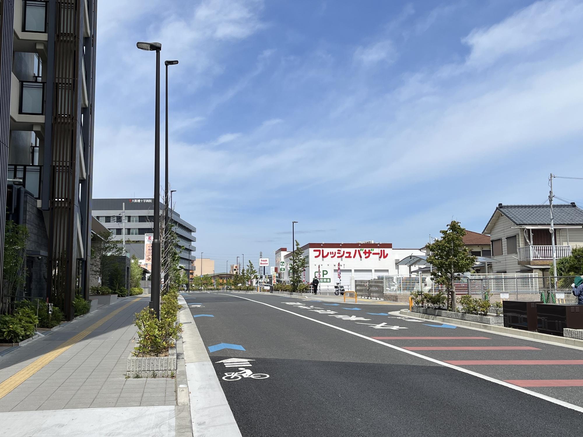 寝屋川公園駅前線