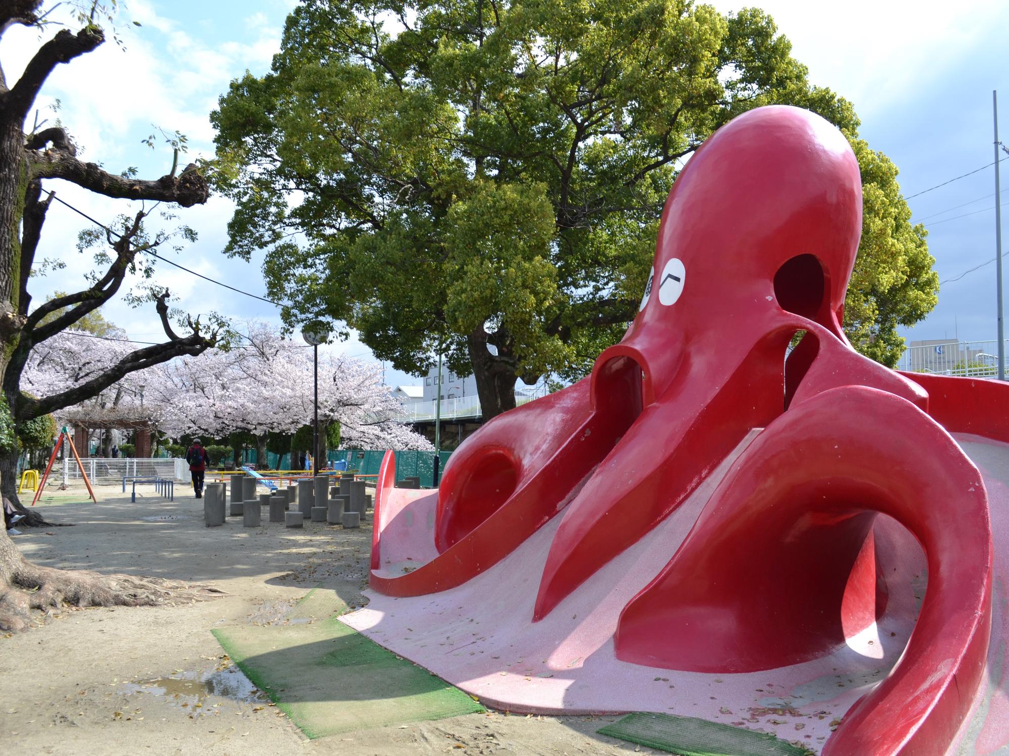 友呂岐緑地（タコ公園）