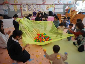 パラバルーン遊び