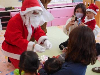 クリスマスプレゼント配布