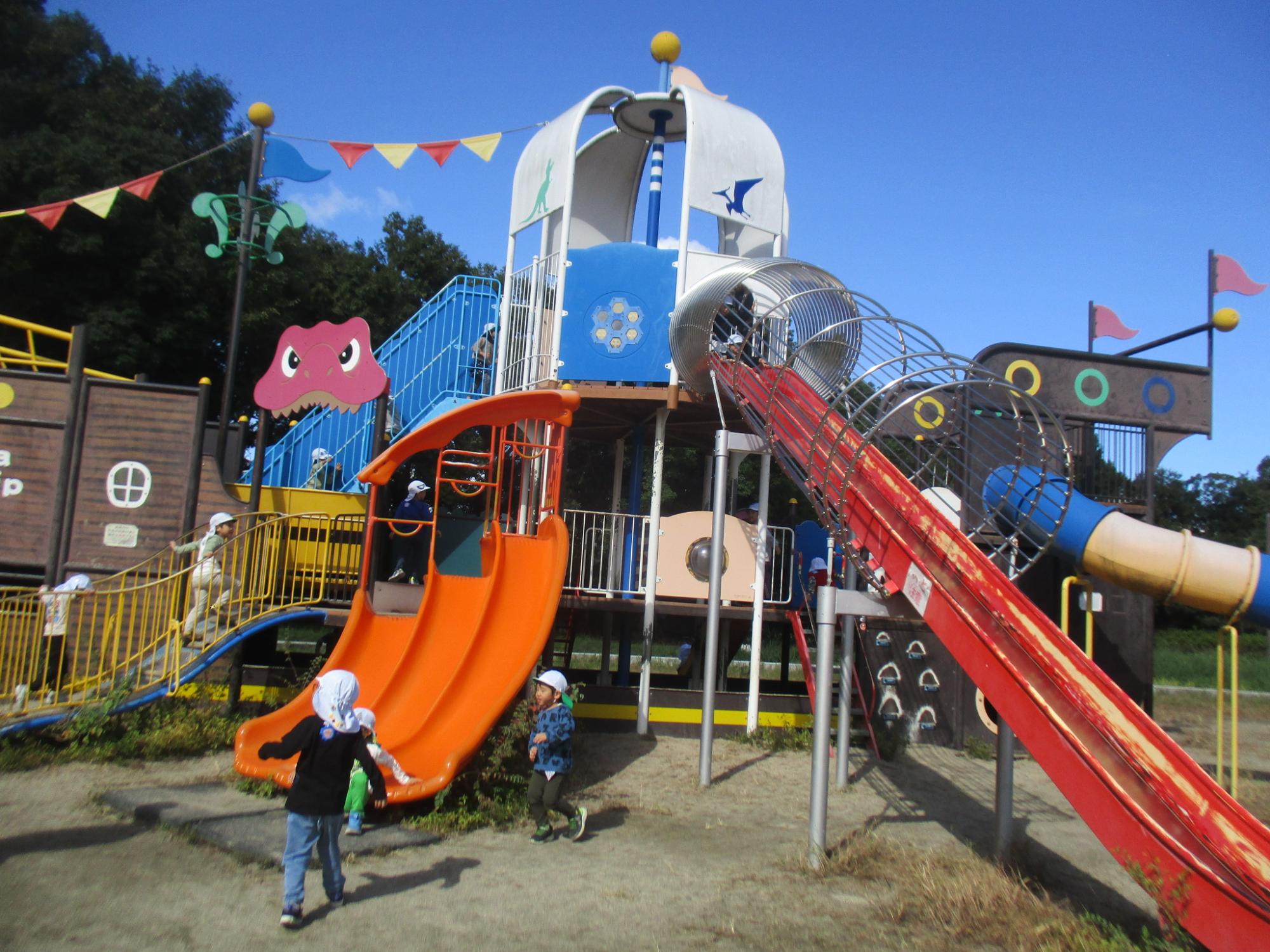 大きい遊具